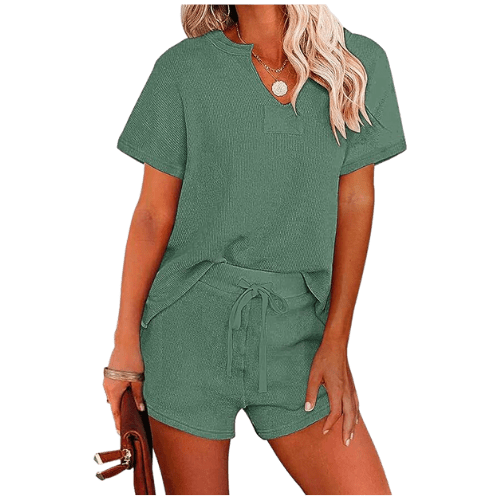 loungewear for moms,mothers day gift guide,stylish and cozy loungewear,womens loungewear sets,loungewear outfits for moms,mothers day loungewear